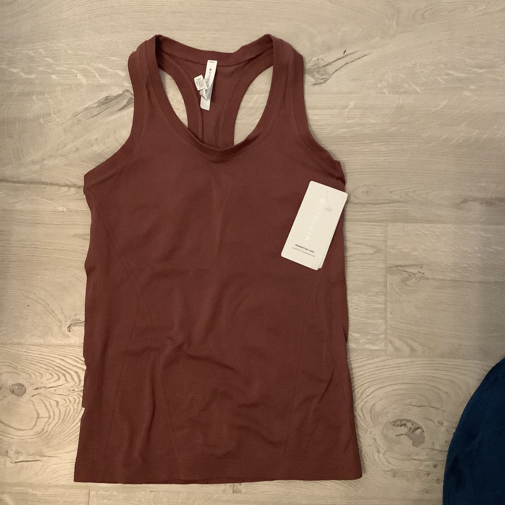 NWT Athleta Momentum Tank